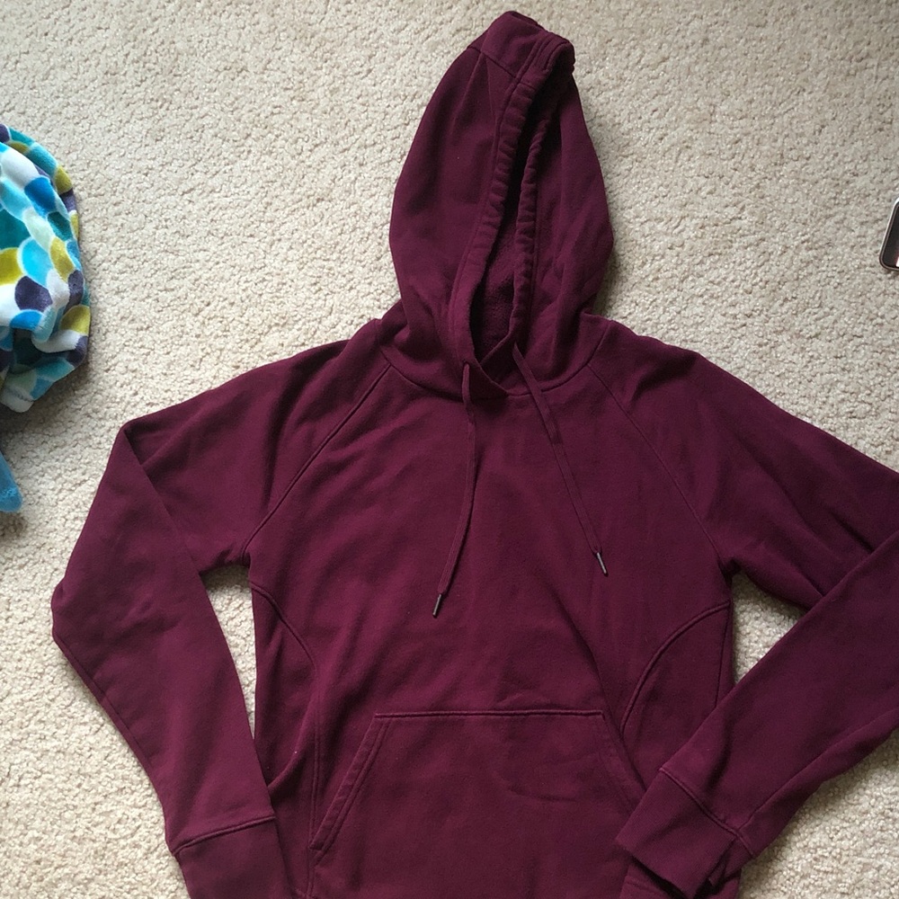 Tek gear maroon hoodie with drawstrings